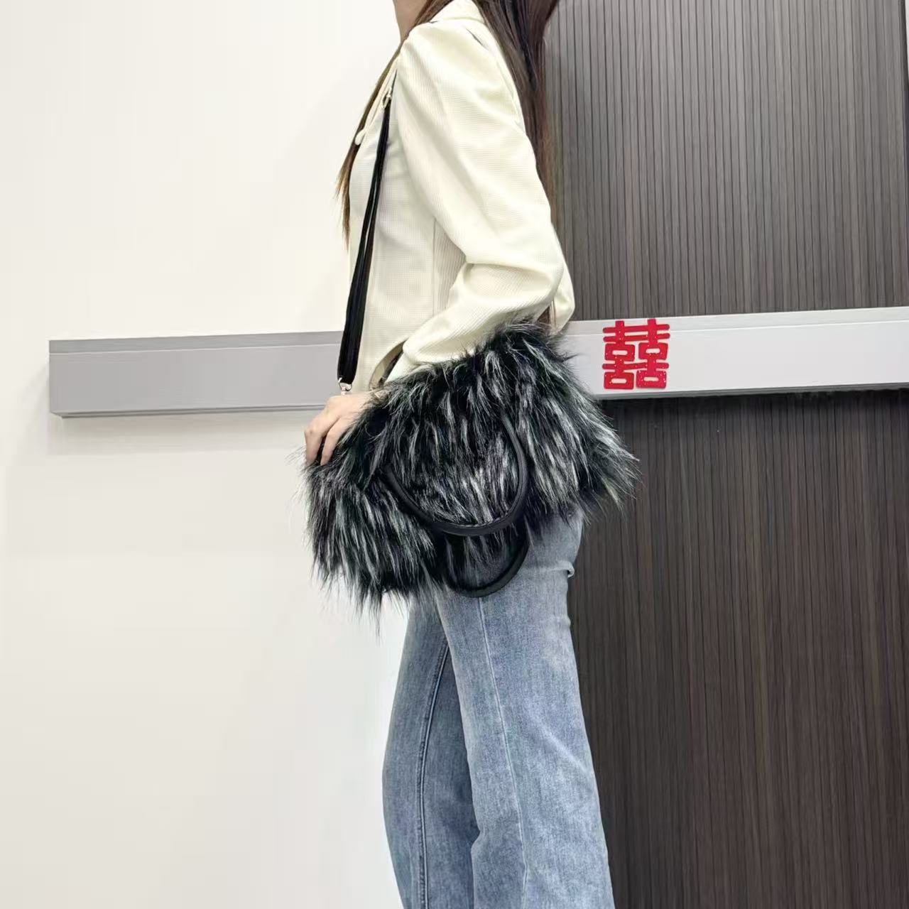 กระเป๋าถือขนเฟอร์เทียมดีไซน์ให - Interior Design Warm บทวิจารณ์และราคา